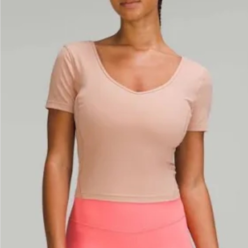 Align short sleeve